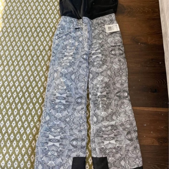 NEW MEDIUM 8-10 Arctix Kids Limitless Fleece Top Bib Overalls, Diamond Print Wh - Picture 1 of 8